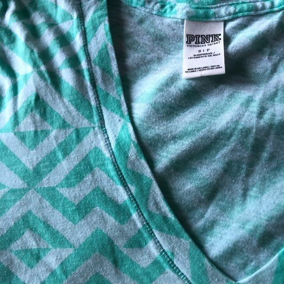 Pink Chevron T-Shirt - Picture 1 of 2